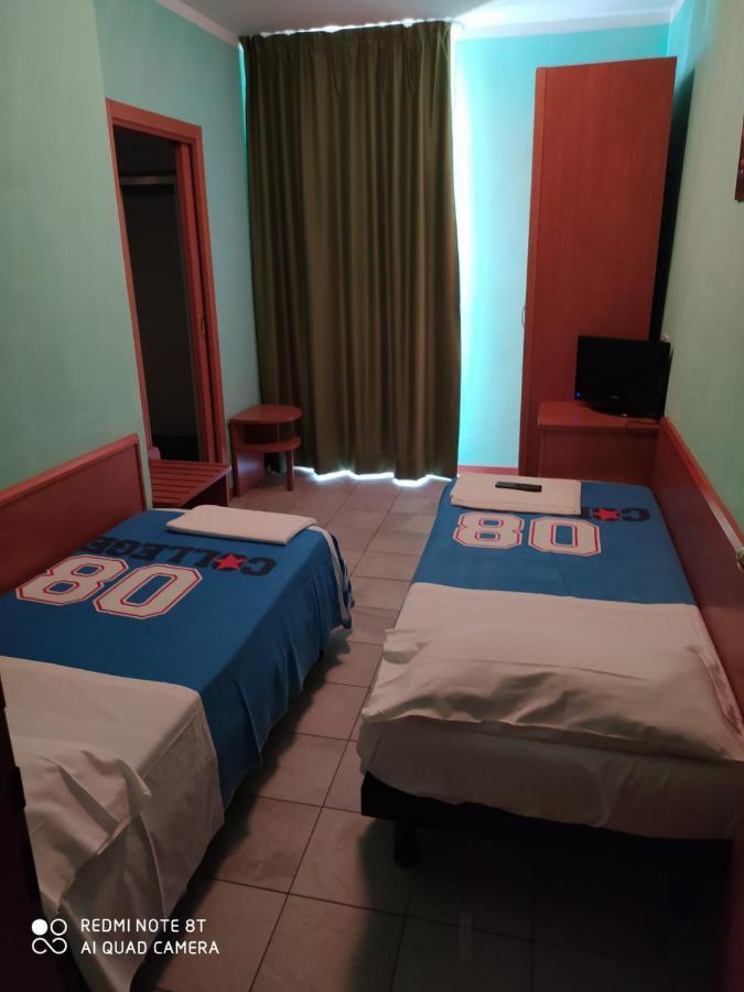 Hotel Blue Moon Rimini Exterior foto