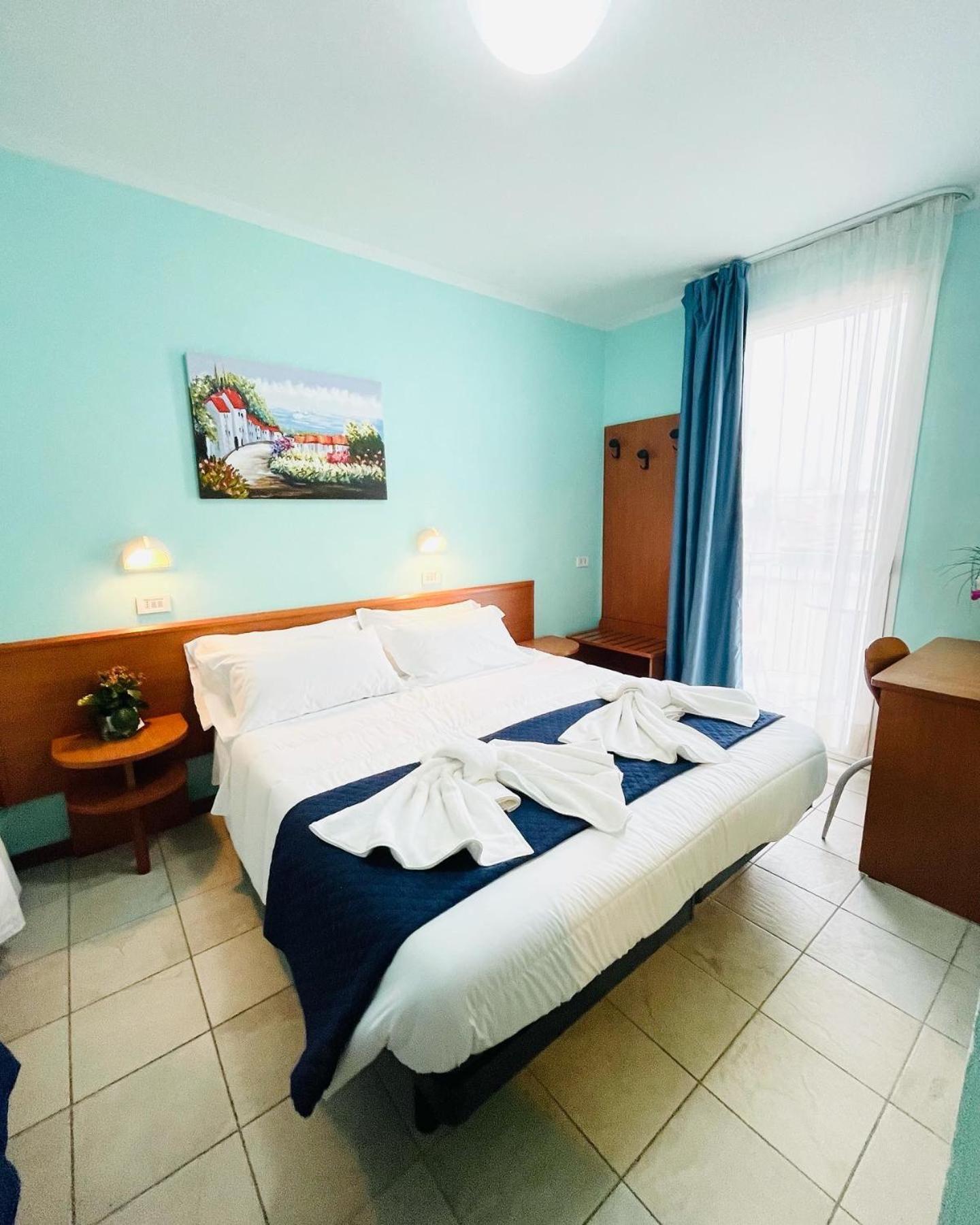 Hotel Blue Moon Rimini Exterior foto