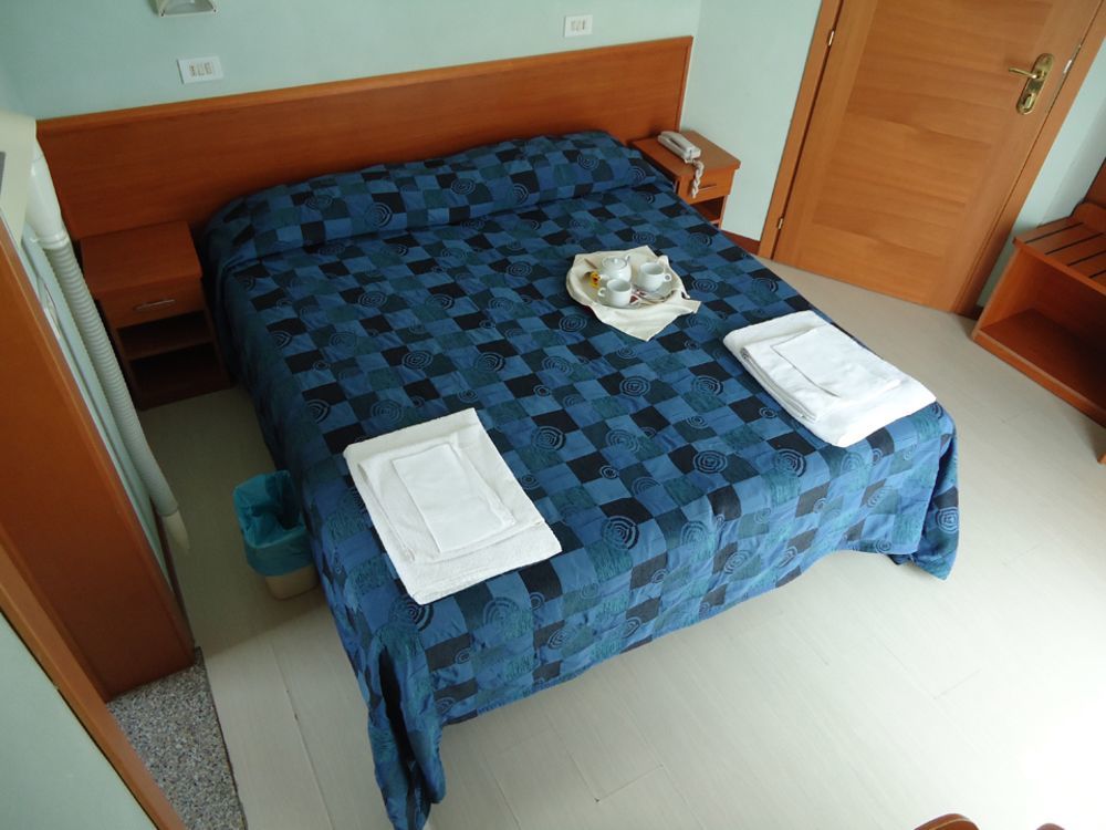 Hotel Blue Moon Rimini Exterior foto
