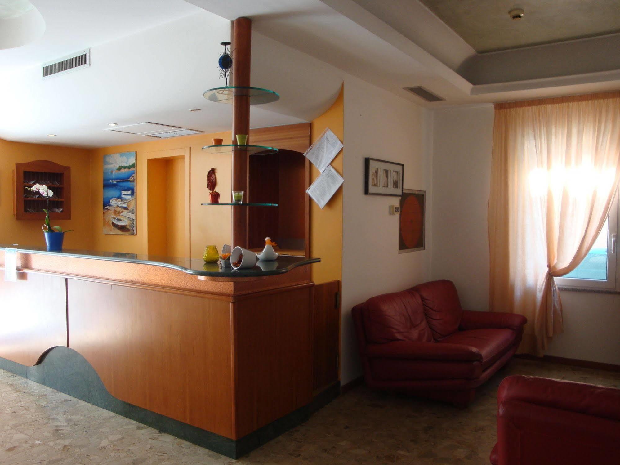 Hotel Blue Moon Rimini Exterior foto